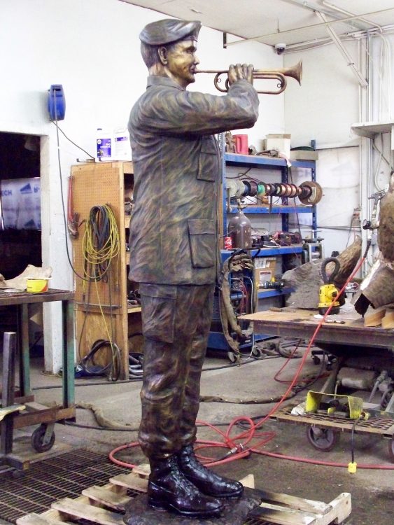 This a picture of a life-sizes bronze sculpture monument