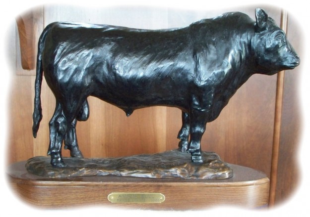 Bronze sculpture of Angus Bull.