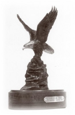 Bronze sculpture of an American eagle.